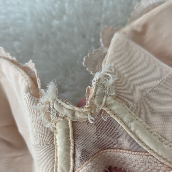 JC Penney Vintage Lace Underwire Bra in Cream size 34C - Picture 11 of 14